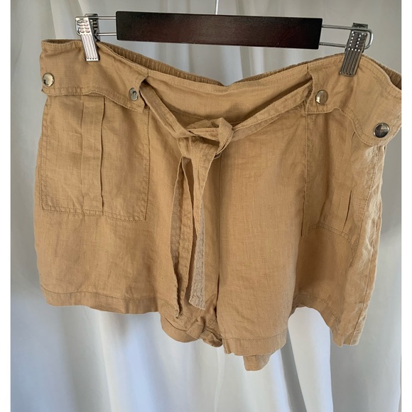 Guess tie waist shorts. - Picture 1 of 5